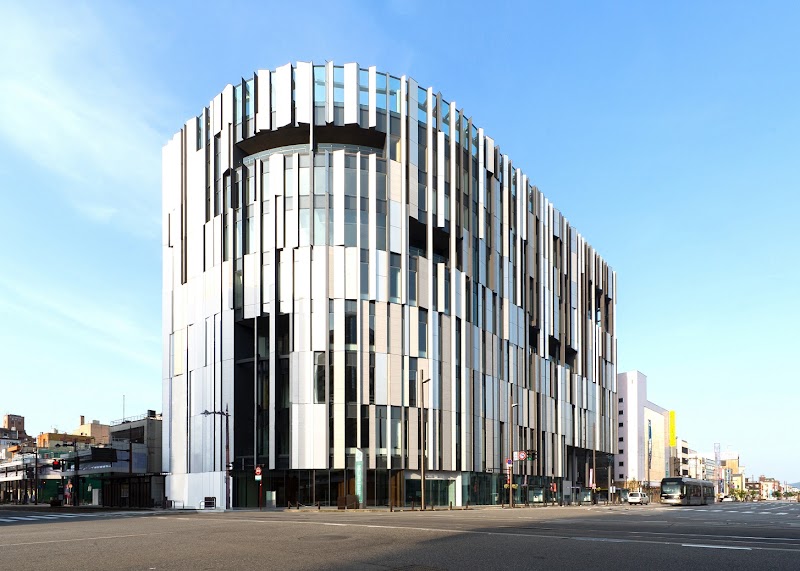 富山市ガラス美術館 1